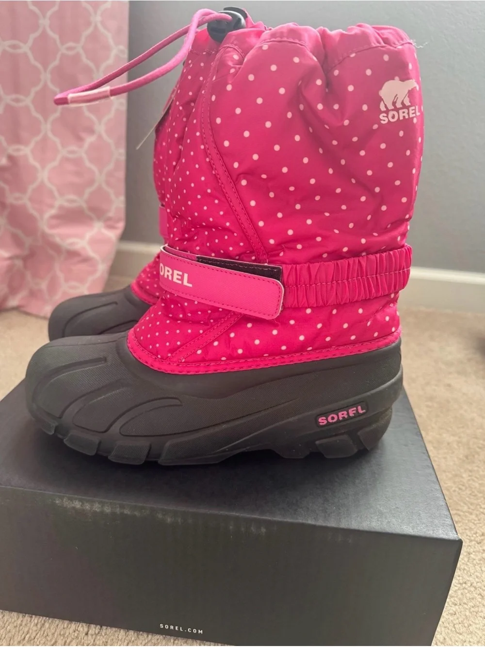 Kids sorel polka dot snow boots size youth 6
